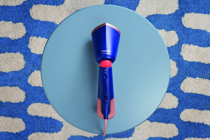 Žiūrėkite, kaip veikia &bdquo;Philips&ldquo; 5000 serijos rankinis drabužių garintuvas