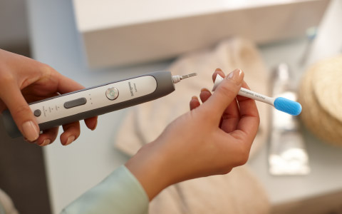 Gaivus burnos kvapas naudojant &bdquo;Philips Sonicare&ldquo; elektrinį dantų &scaron;epetėlį